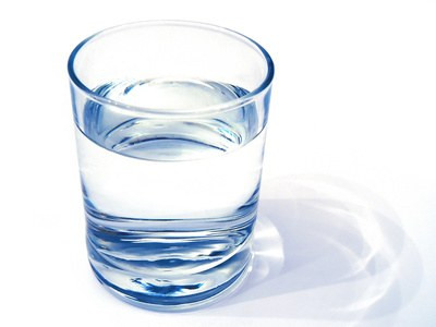 3-astuces-pour-boire-plus-d-eau-et-rester-hydratee