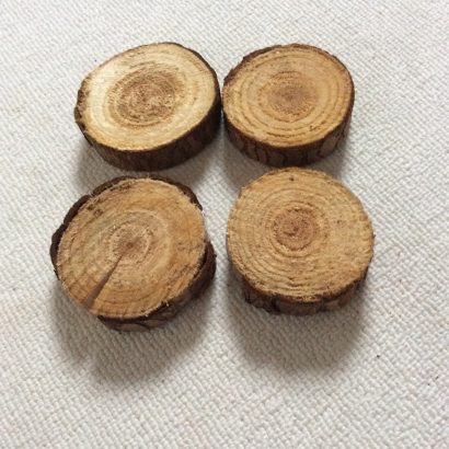 3-idees-pour-decorer-sa-table-de-Noel-facon-bucheron