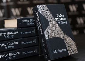 Fifty Shades of Grey : on lit ou on zappe ? L'avis des blogueuses