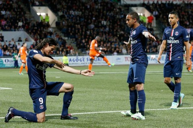 Au-secours-mon-mec-est-fou-de-foot