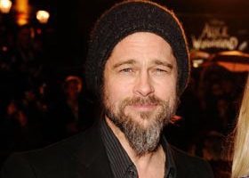 Brad Pitt a retrouvé son rasoir ! - %%sitename%%