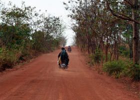 Cambodge : du touk touk à la pirogue !