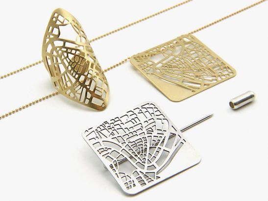 Ces-bijoux-sont-des-cartes-geographiques