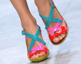 Chaussures-plates-femmes