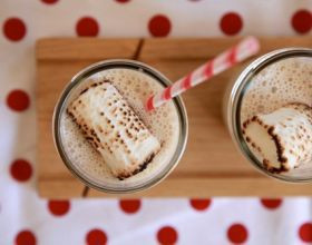 Chocolat-chaud-aux-chamallows-par-Madame-charlotte