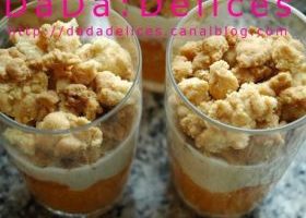 Verrines de crumble d'abricots et ses gâteaux roses - %%sitename%%