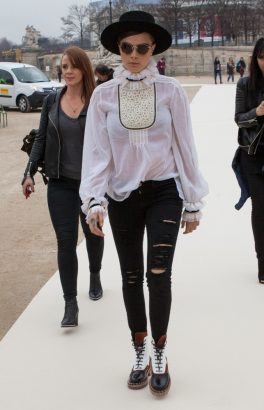 DRESS-LIKE-CARA-DELEVINGNE