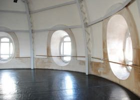 Dans la loge d'une danseuse étoile...