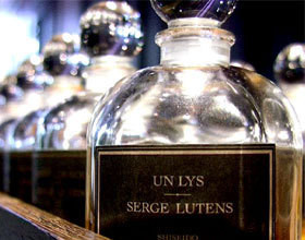 Dans-les-Salons-du-Palais-Royal-Shiseido