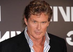 David Hasselhoff joue avec les feux... de l'amour - %%sitename%%