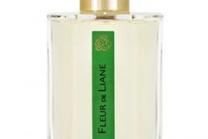 Duchaufour, parfumeur, capture la Fleur de liane