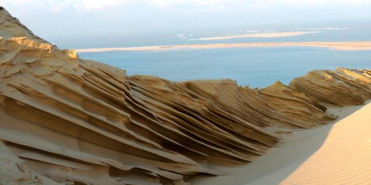 Exceptionnel-la-dune-du-Pilat-sculptee-par-le-froid-et-le-vent