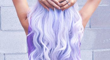 Faites-vous un « rainbow hair » éphémère !