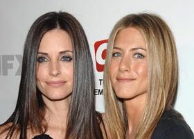 Jennifer Aniston devient la psy de Courteney Cox - %%sitename%%