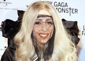 Lady Gaga fait payer un fan 1 million de dollars - %%sitename%%