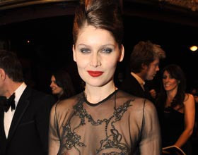 Laetitia-Casta-dans-le-clip-de-Rihanna