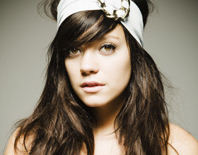 Le-clip-du-mois-The-Fear-de-Lily-Allen