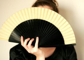Le geste de l'été : l'éventail