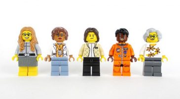 Lego rend hommage à 5 femmes de la NASA en créant des figurine - %%sitename%%