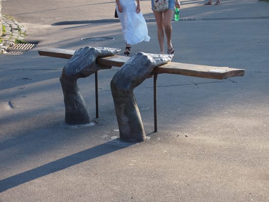Les-bancs-publics-les-plus-insolites