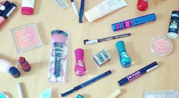 Mais au fait, pourquoi les filles se maquillent-elles ?