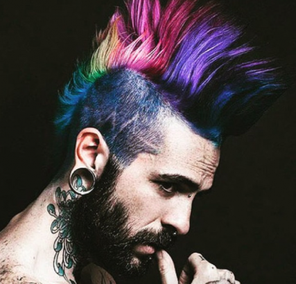 MermanHair-la-nouvelle-tendance-coloree-chez-ces-messieurs