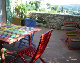Meubles-de-jardin-a-st-paul-de-vence-par-Teofane