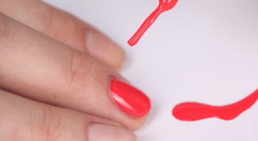Mon vernis à ongles s'est écaillé je fais quoi ?