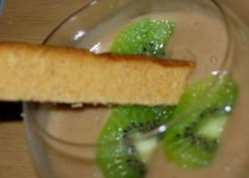 Mousse à la prune et à la banane et ses rondelles de kiwi
