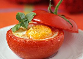 Oeuf cocotte en tomate - %%sitename%%