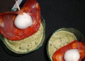 Petits bavarois à la courgette, brochette de chorizo et mozzarella - %%sitename%%