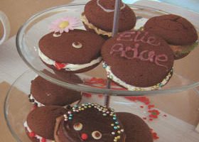Whoopie pies au chocolat, par Rebecca de Cupcakes & Co - %%sitename%%