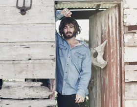 Session-live-Angus-Stone-reprend-Magnolia-de-J.J.-Cale