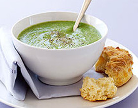 Soupe-de-courgettes-et-scones-au-fromage