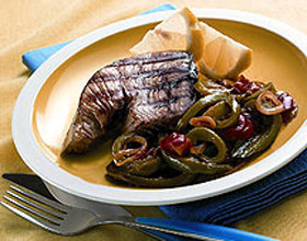 Steak-de-thon-a-la-basquaise