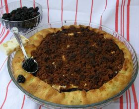 Tarte-crumble-mures-nougat-par-Fanounini