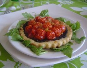 Tarte-fine-aux-tomates-confites-par-Paulinep