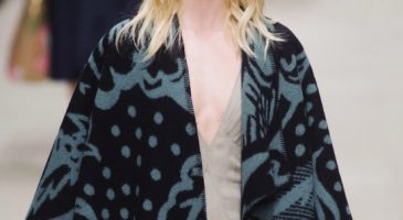 Tendance mode : le plaid est-il le nouveau manteau ?