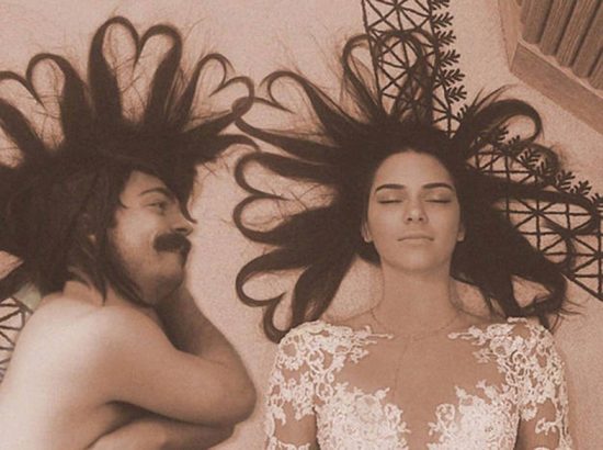 Un-fan-fou-de-Kendall-Jenner-s-incruste-sur-ses-photos