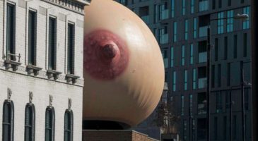 Un sein gigantesque à Londres pour encourager l'allaitement ma - %%sitename%%
