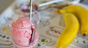 Une glace banane/fraises sans sorbetière c'est possible !