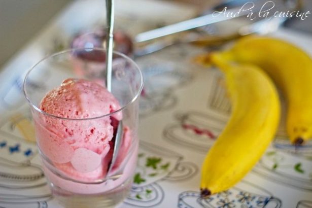 Une-glace-banane-fraises-sans-sorbetiere-c-est-possible-!