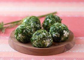 Billes de fromage de chèvre aux herbes