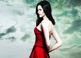 Courteney Cox : la poupée qui dit non aux diètes courtney cox - %%sitename%%