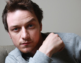 james-mcavoy-incarne-le-papa-de-james-bond