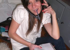 Jeune demoiselle recherche un job mortel - %%sitename%%