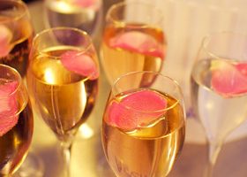 Limonade rosée aux pétales de rose - %%sitename%%