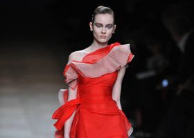 Spécial défilés : chez Valentino, nous avons adoré...