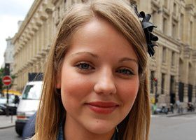 Street Beauty : on a repéré le make up de Charlotte !