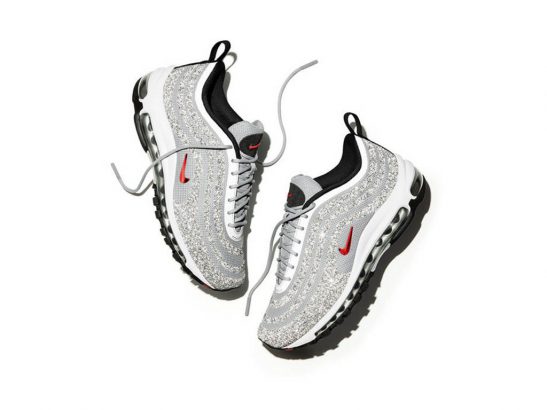 nike-swarovski-devoilent-des-baskets-100-glitter